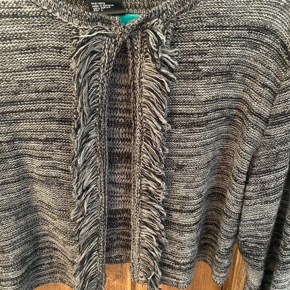 Cute fringe crop sweater by Lemmie for Nina Leonard Size large - Picture 2 of 4